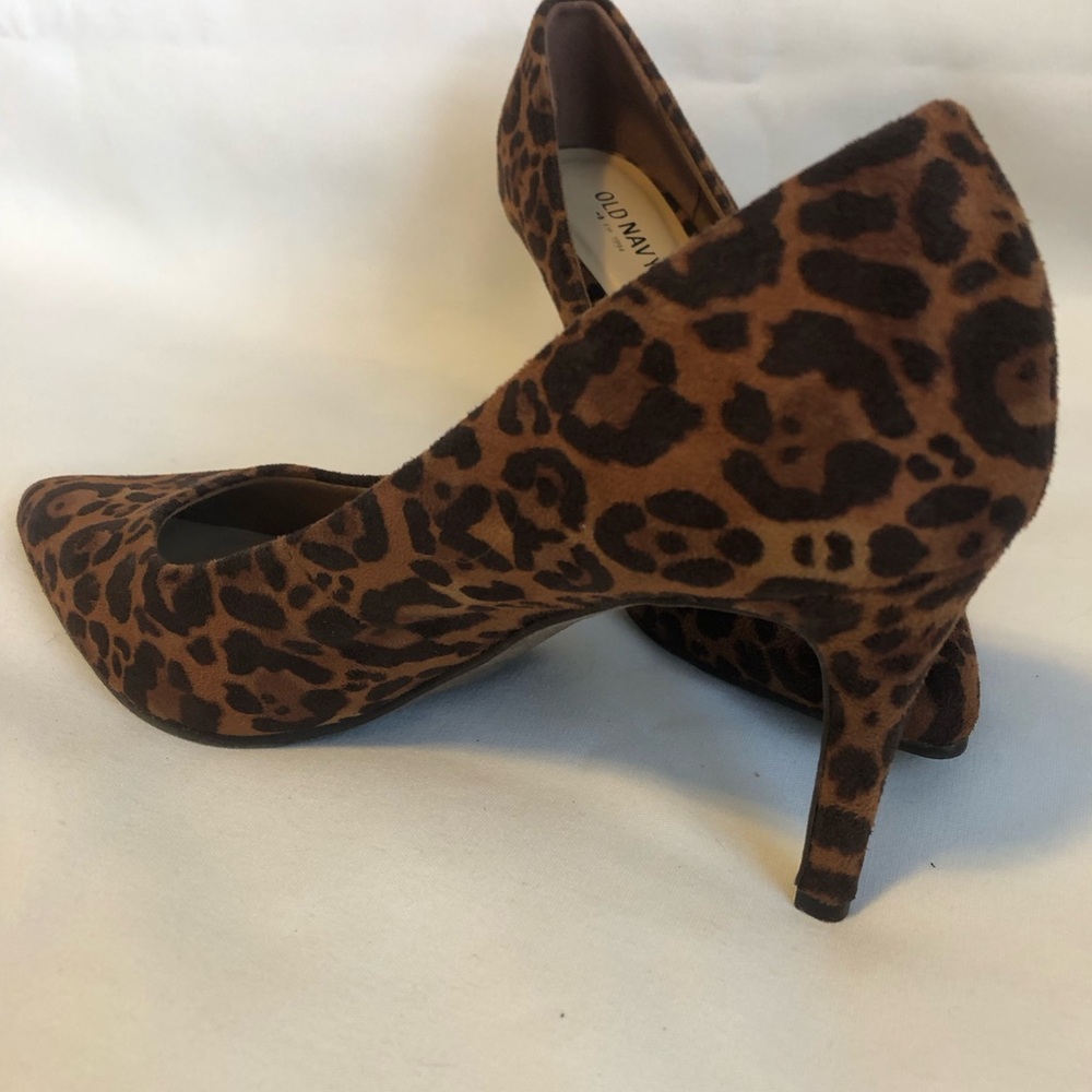 Old Navy Women's Suede Leopard Pump